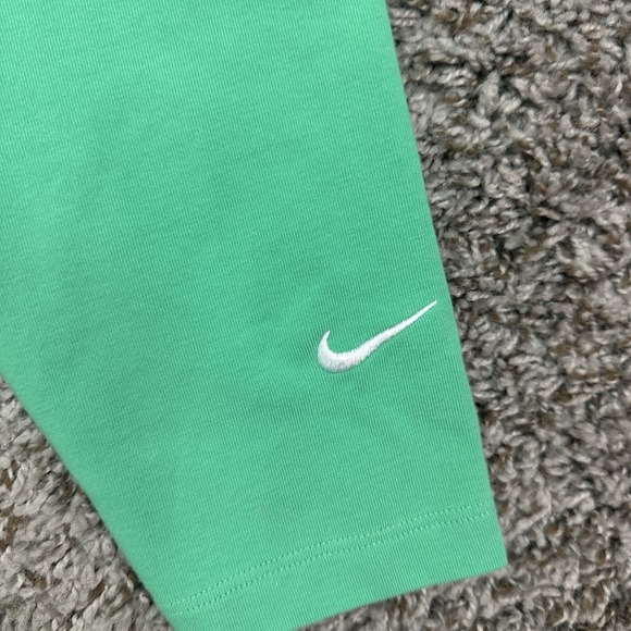 Nike Mid-Rise Tight Fit Crop Leggings Womens Medium Green Embroidered Swoosh - Picture 3 of 8